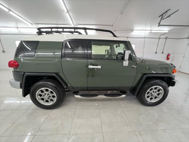 2013 toyota fj cruiser base