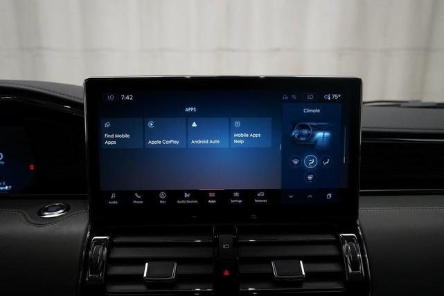 2022 lincoln navigator black label