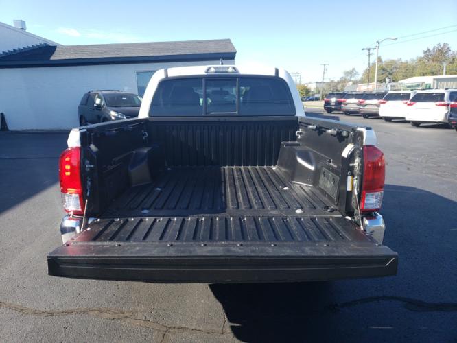 used 2017 toyota tacoma w/ sr5 package lexington, ky 40505 for sale in lexington, kentucky