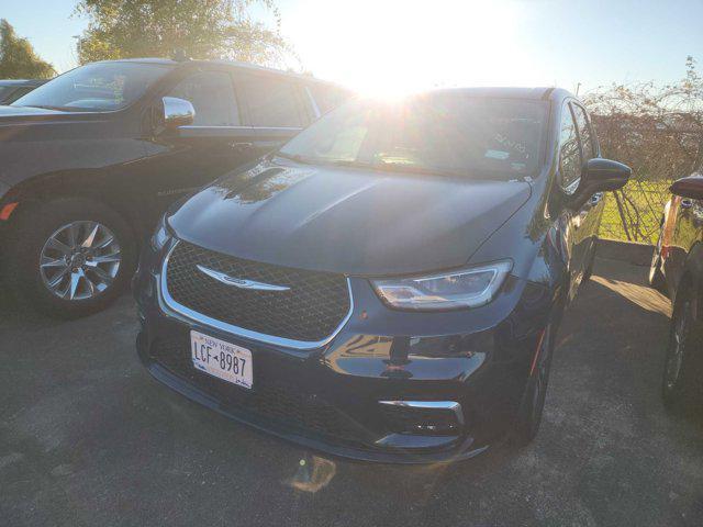 2023 chrysler pacifica hybrid touring l