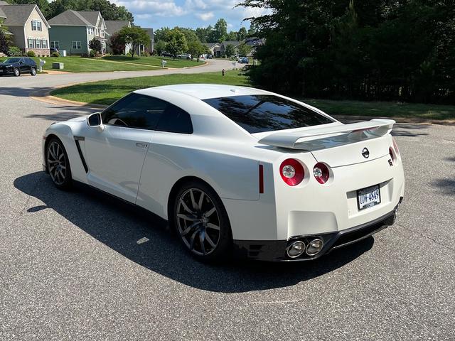 2014 nissan gt-r premium