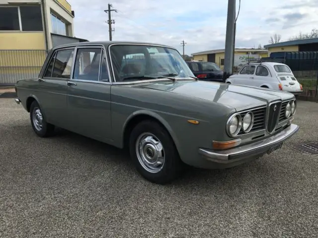 lancia 2000 sedan excellent one owner - not fulvia -with trailer hitch-turn key