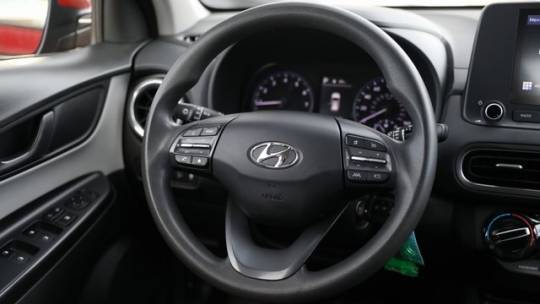 2022 hyundai kona se