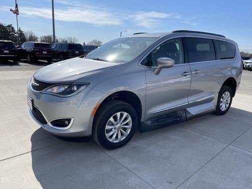 2017 chrysler pacifica touring-l in saint augusta, minnesota