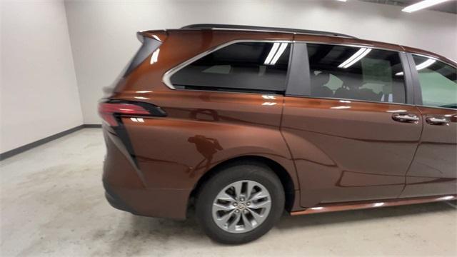 2021 toyota sienna xle