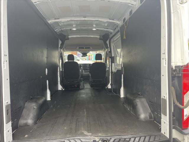 2020 ford transit-250 base