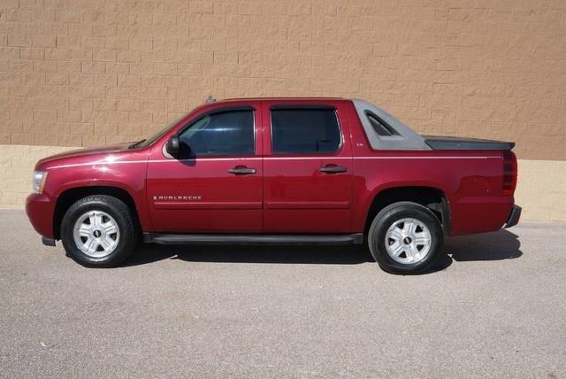 used 2007 chevrolet avalanche 2wd ls derby, ks 67037 for sale in derby, kansas