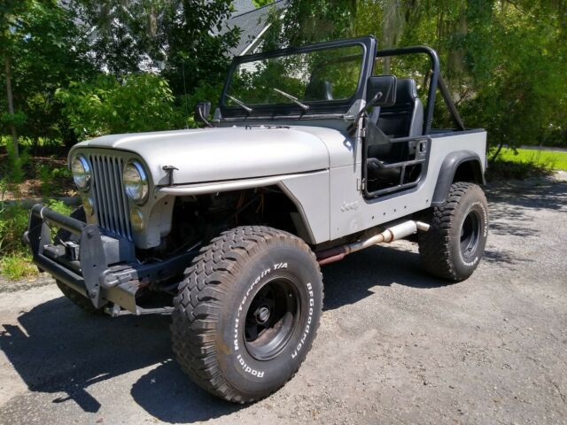 unique & custom jeep with a small block v8