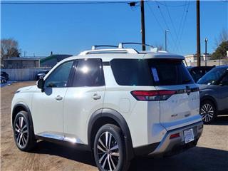 2024 Nissan Pathfinder platinum