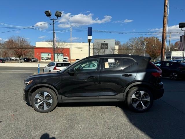 2024 volvo xc40 b5 plus dark