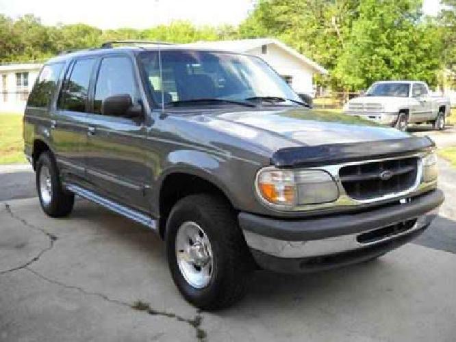 beautiful ford explorer xlt, v6, leather, loaded! very clean! in tampa, fl