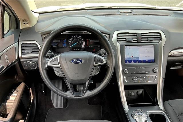 2019 ford fusion se