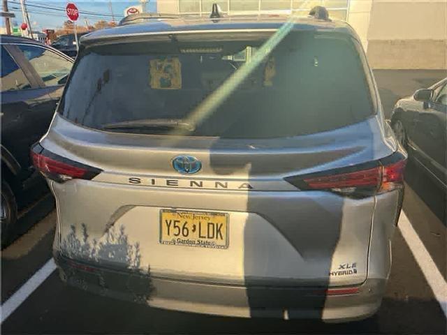 2022 toyota sienna xle 8 passenger