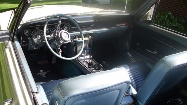 1967 ford mustang convertible - 200 cid 6 cylinder new power top