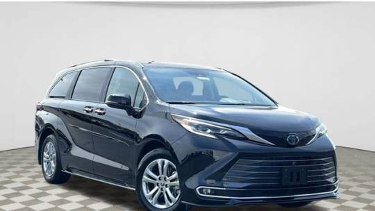 2023 toyota sienna platinum 7-passenger