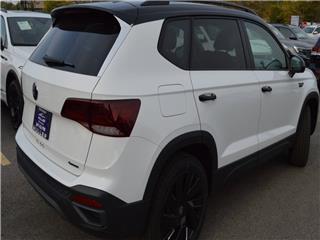 2024 Volkswagen Taos se black 4motion