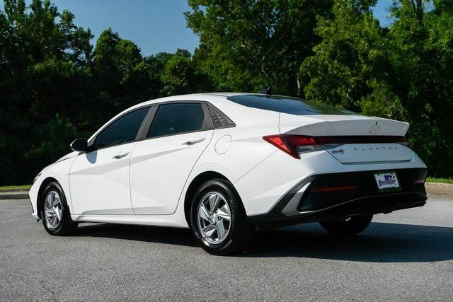 2024 hyundai elantra se