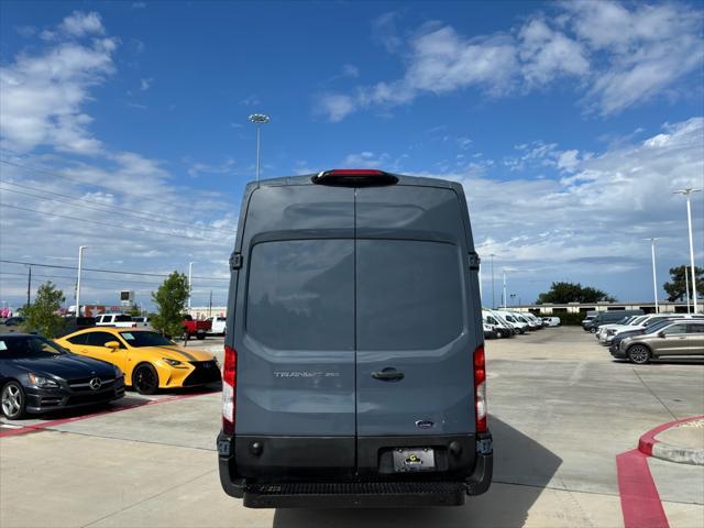 2020 ford transit-250 base