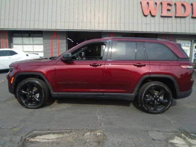 2023 jeep grand cherokee altitude