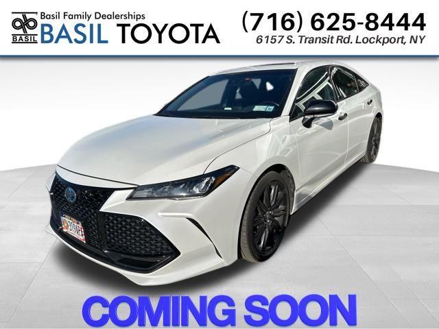 2022 toyota avalon hybrid xse nightshade
