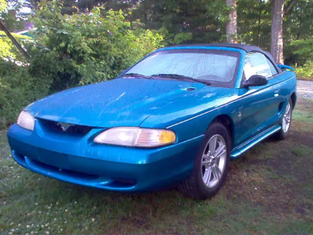 1994 ford mustang convertible (low miles)