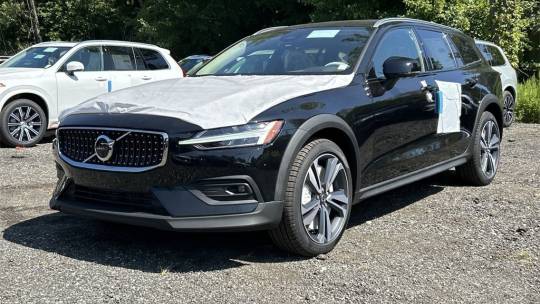 2025 Volvo V60 Cross Country