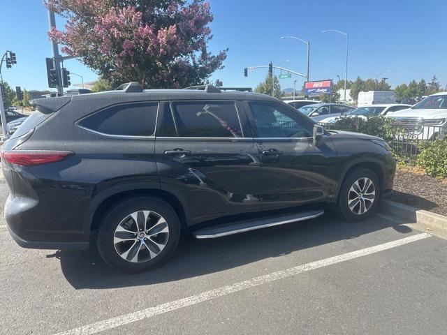 2022 toyota highlander hybrid xle