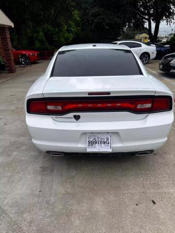 2014 dodge charger se