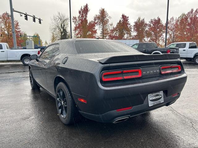 2019 dodge challenger sxt