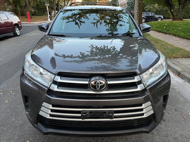 2017 toyota highlander le
