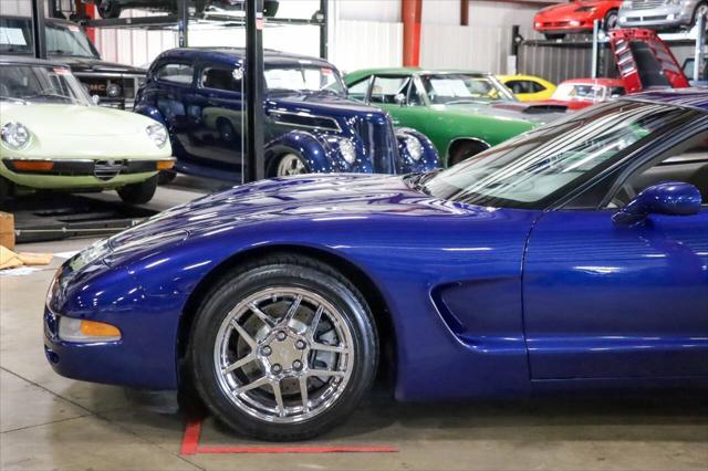 2004 chevrolet corvette base