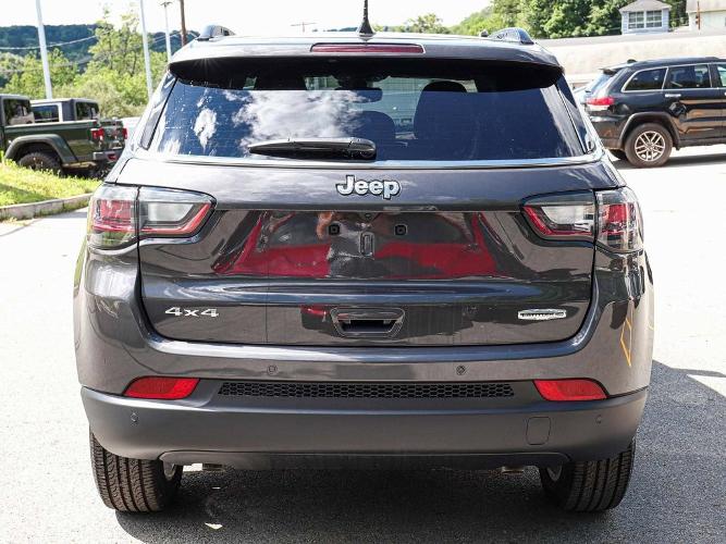 new 2024 jeep compass latitude lux 4x4