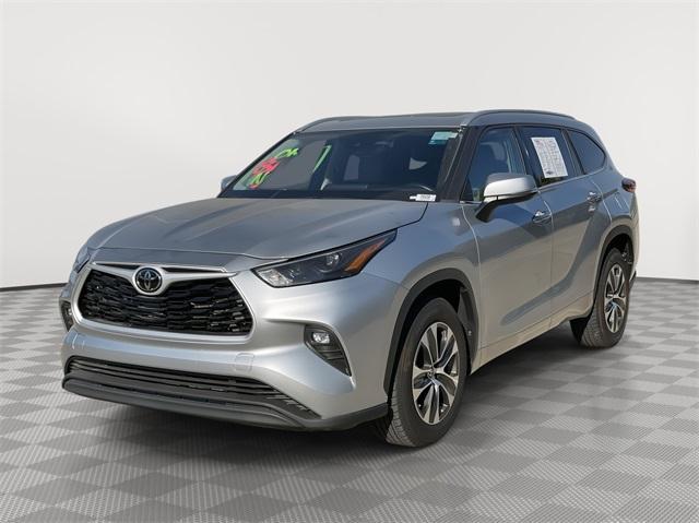 2022 toyota highlander xle
