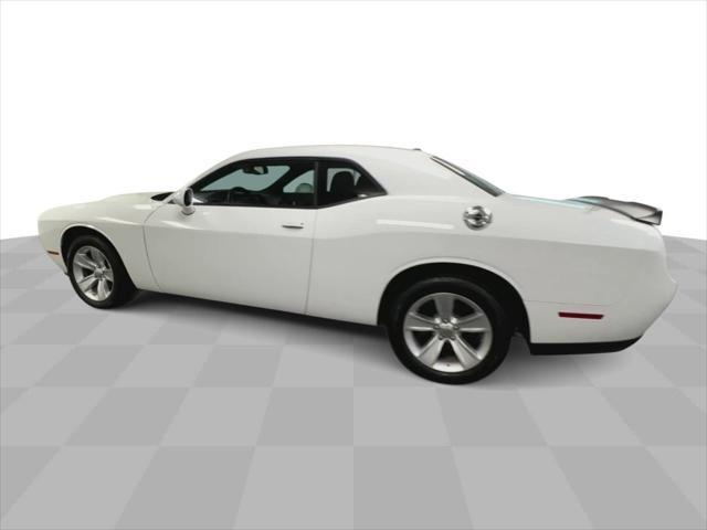 2023 dodge challenger sxt