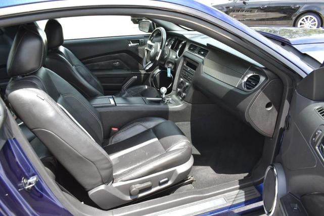 2010 ford mustang gt premium