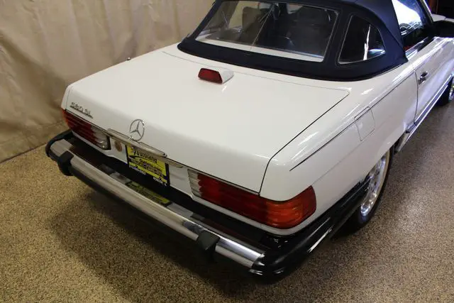 1986 mercedes-benz 560 series 560sl 125127 miles white convertible 8 automatic