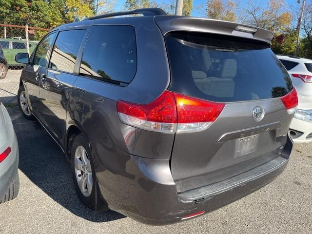 2011 toyota sienna base