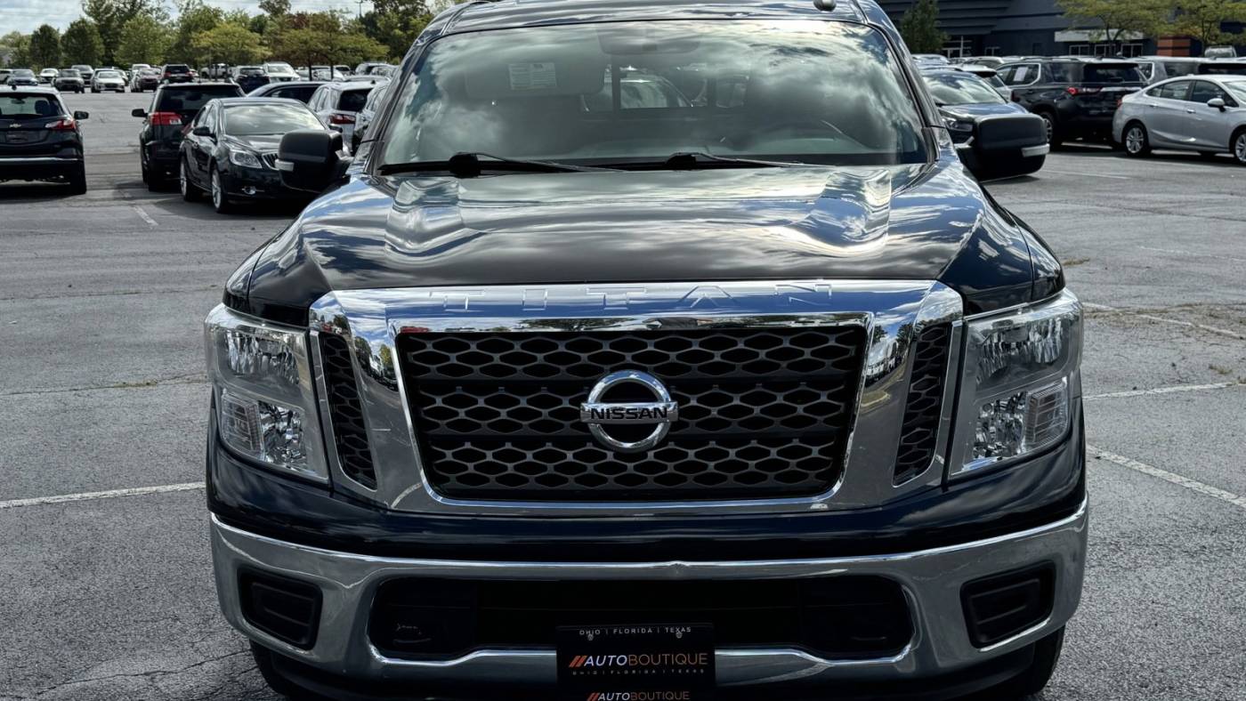 2018 nissan titan sv