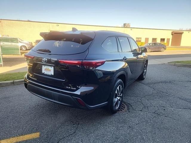 2021 toyota highlander xle