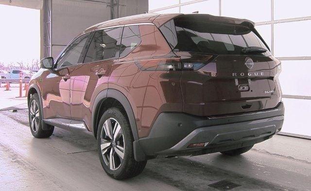 2023 nissan rogue sl in oconomowoc, wisconsin