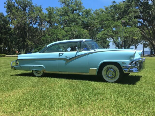 beautiful 1956 ford victoria 2 door hardtop (1955 1956 1957 like a crown vic)