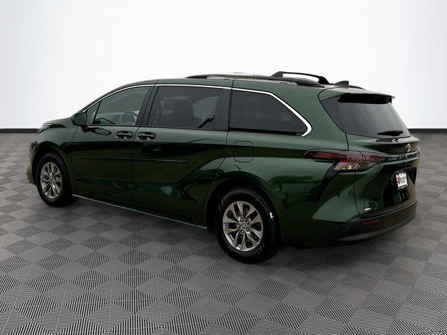 2023 toyota sienna le