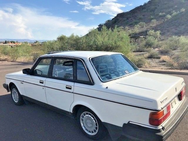 1990 volvo 240 dl no reserve!!
