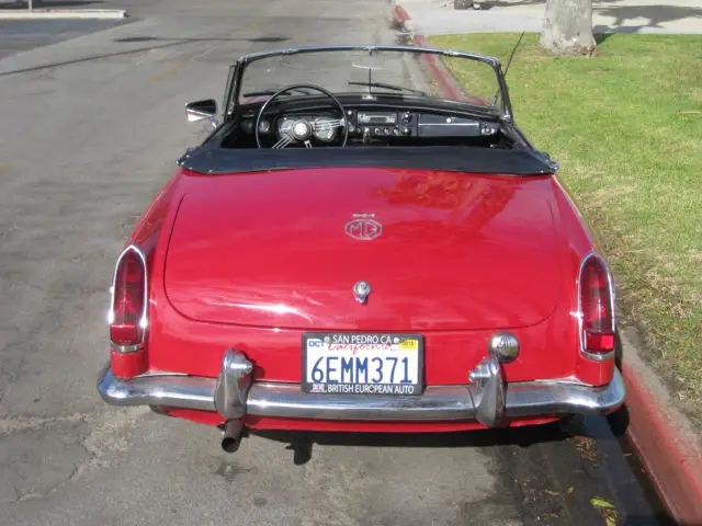 1967 mgb roadster, looks stunning, runs and drives great, just in time for xmas!