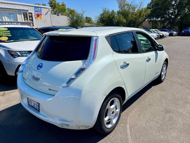 2011 nissan leaf sl