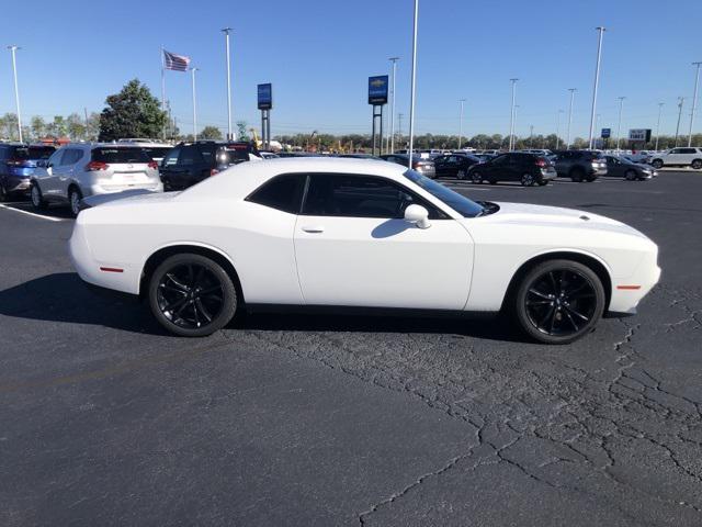 2018 dodge challenger sxt