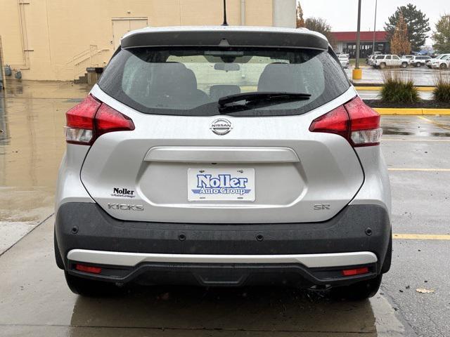 2020 nissan kicks sr