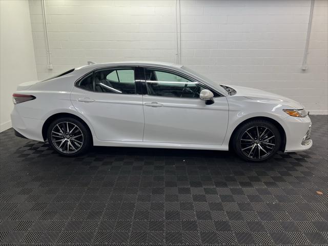 2022 toyota camry hybrid xle