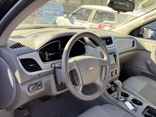 2017 chevrolet traverse ls