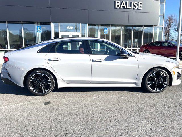 2022 kia k5 gt-line